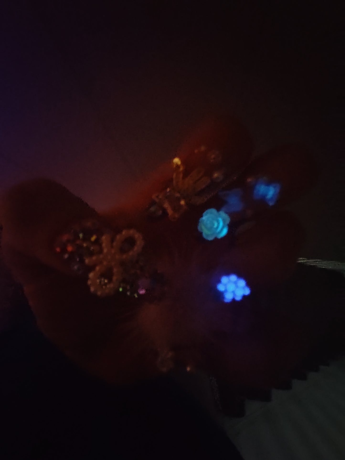 Custom press/glue on nails
