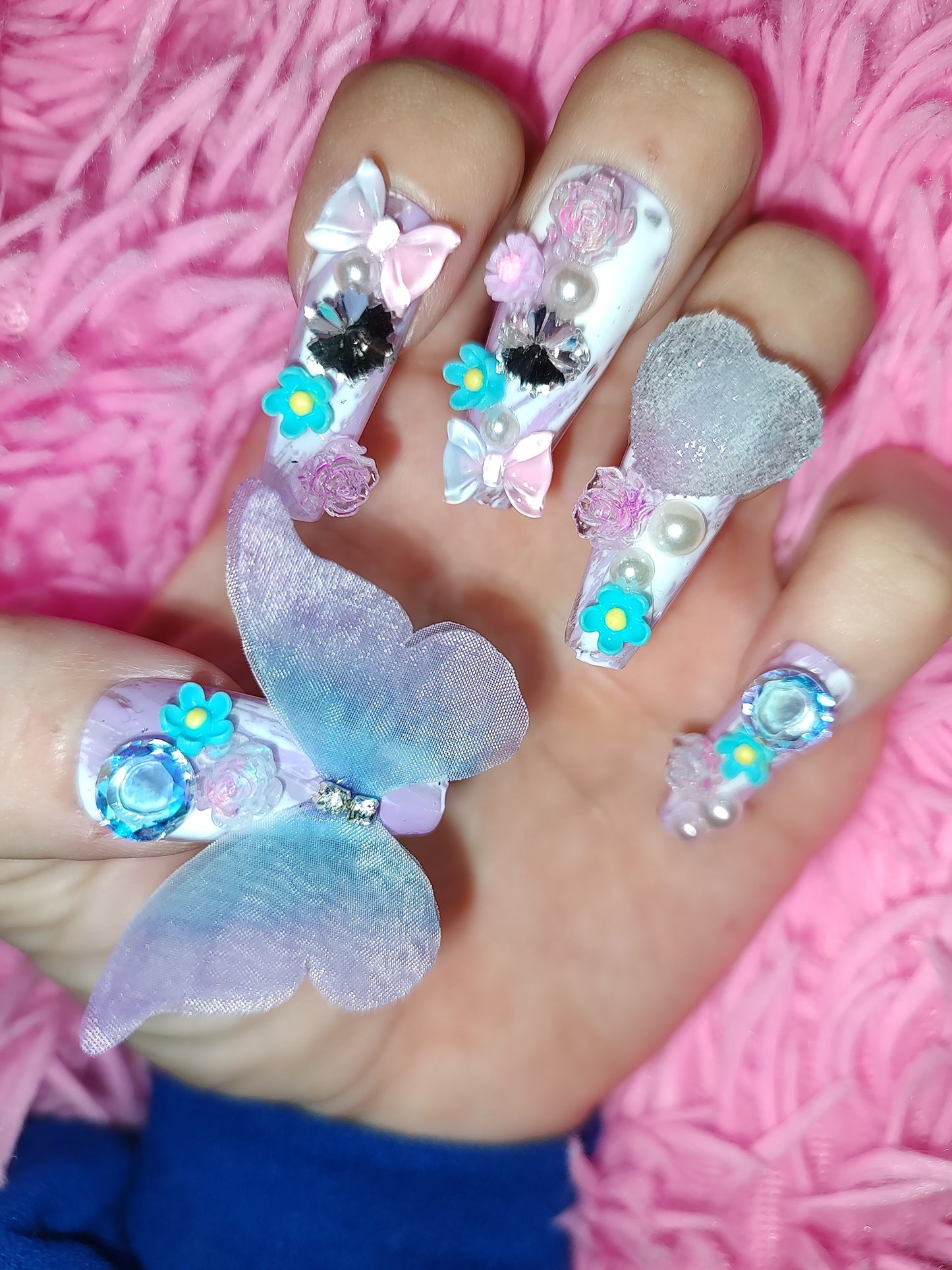 Custom press/glue on nails