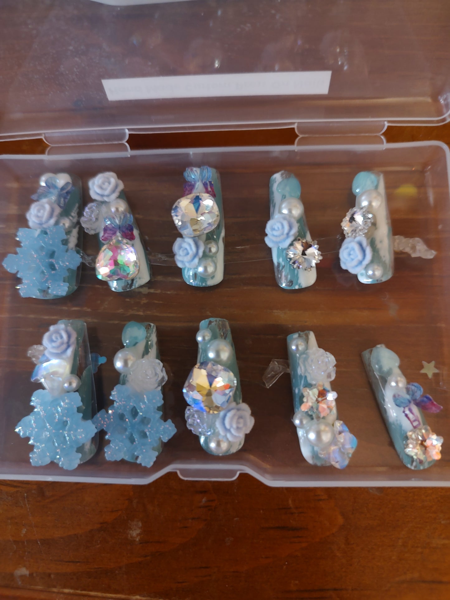 Custom press/glue on nails