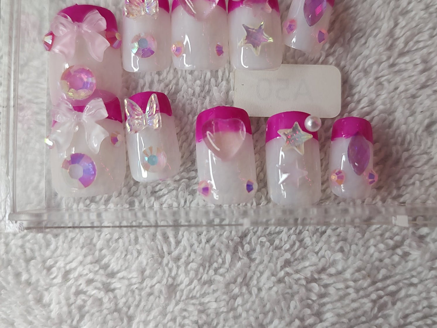 Custom press/glue on nails