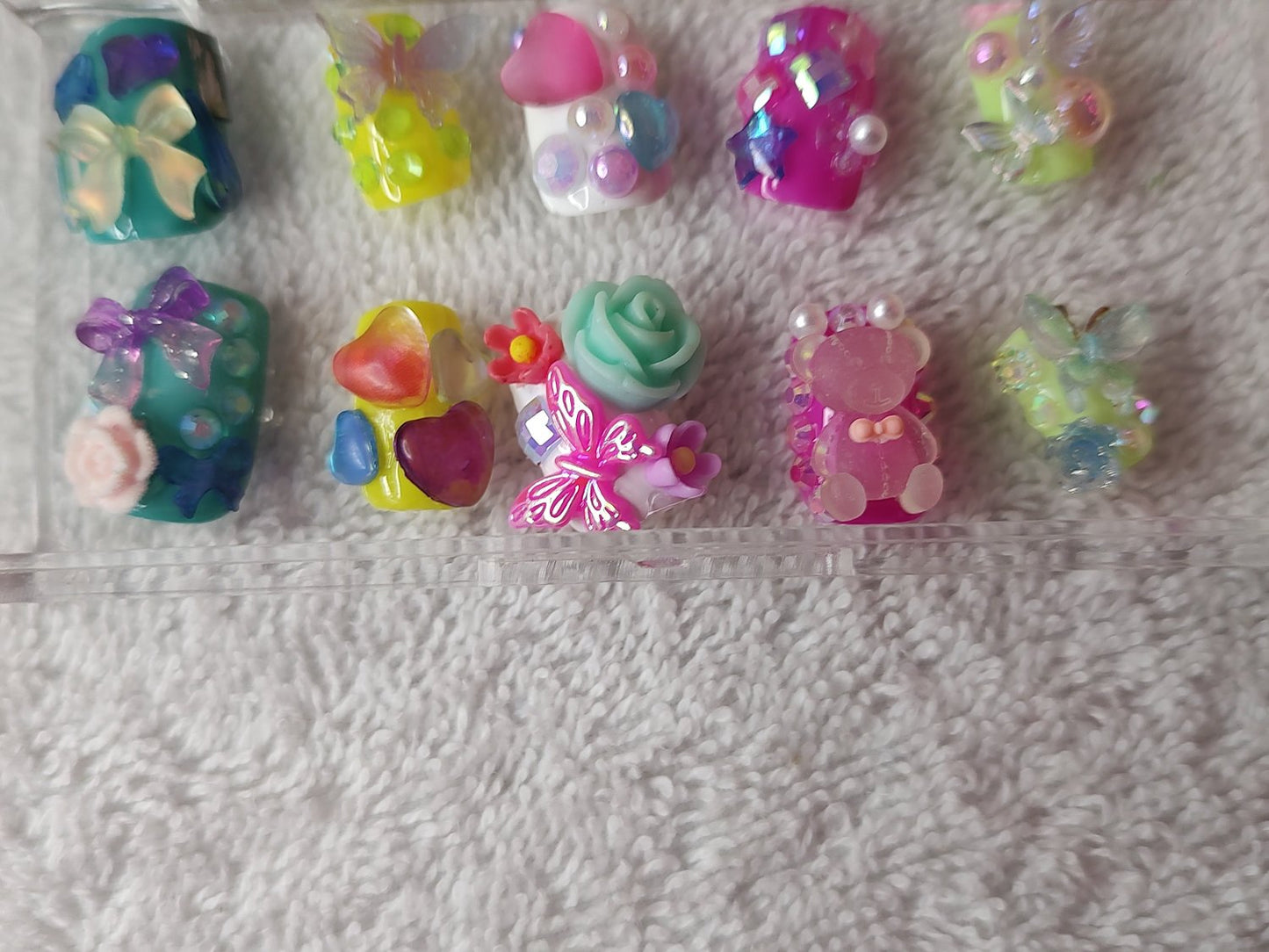 Custom press/glue on nails