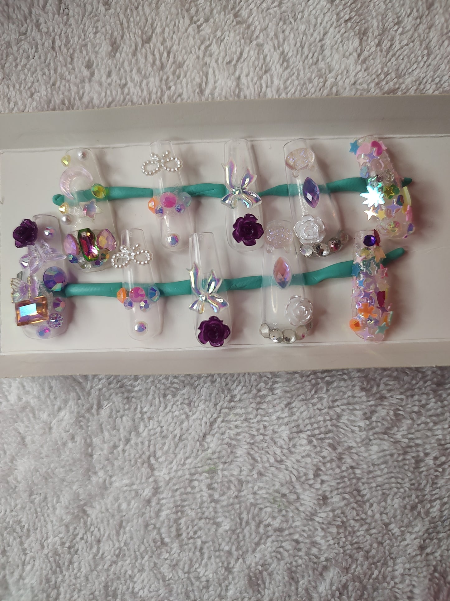 Custom press/glue on nails