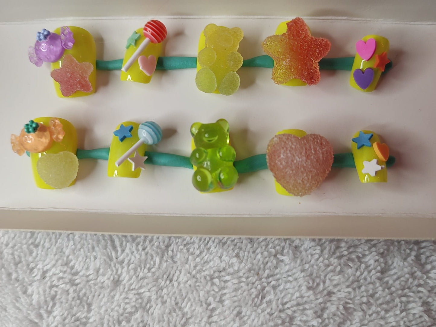 Custom press/glue on nails