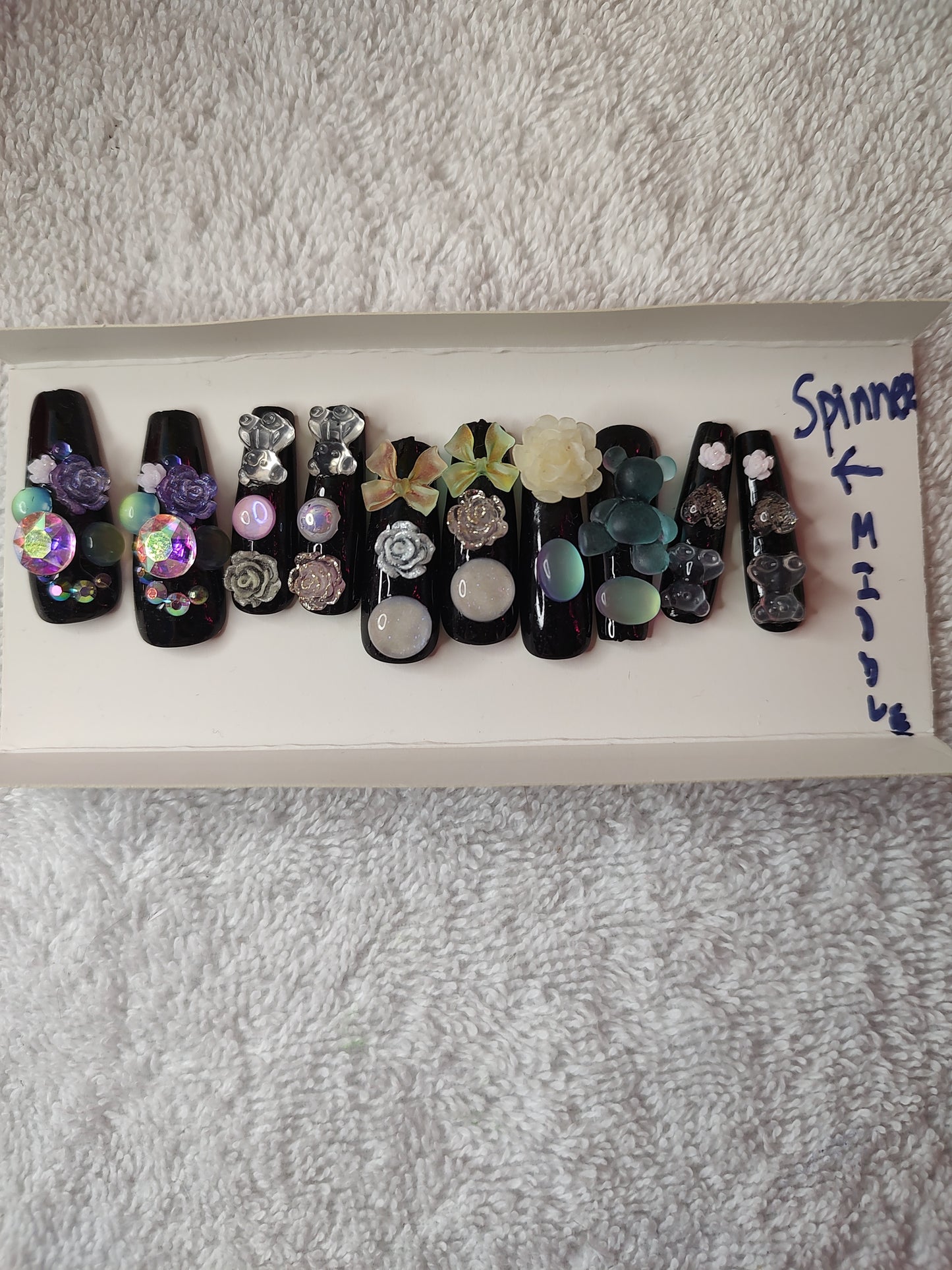 Custom press/glue on nails