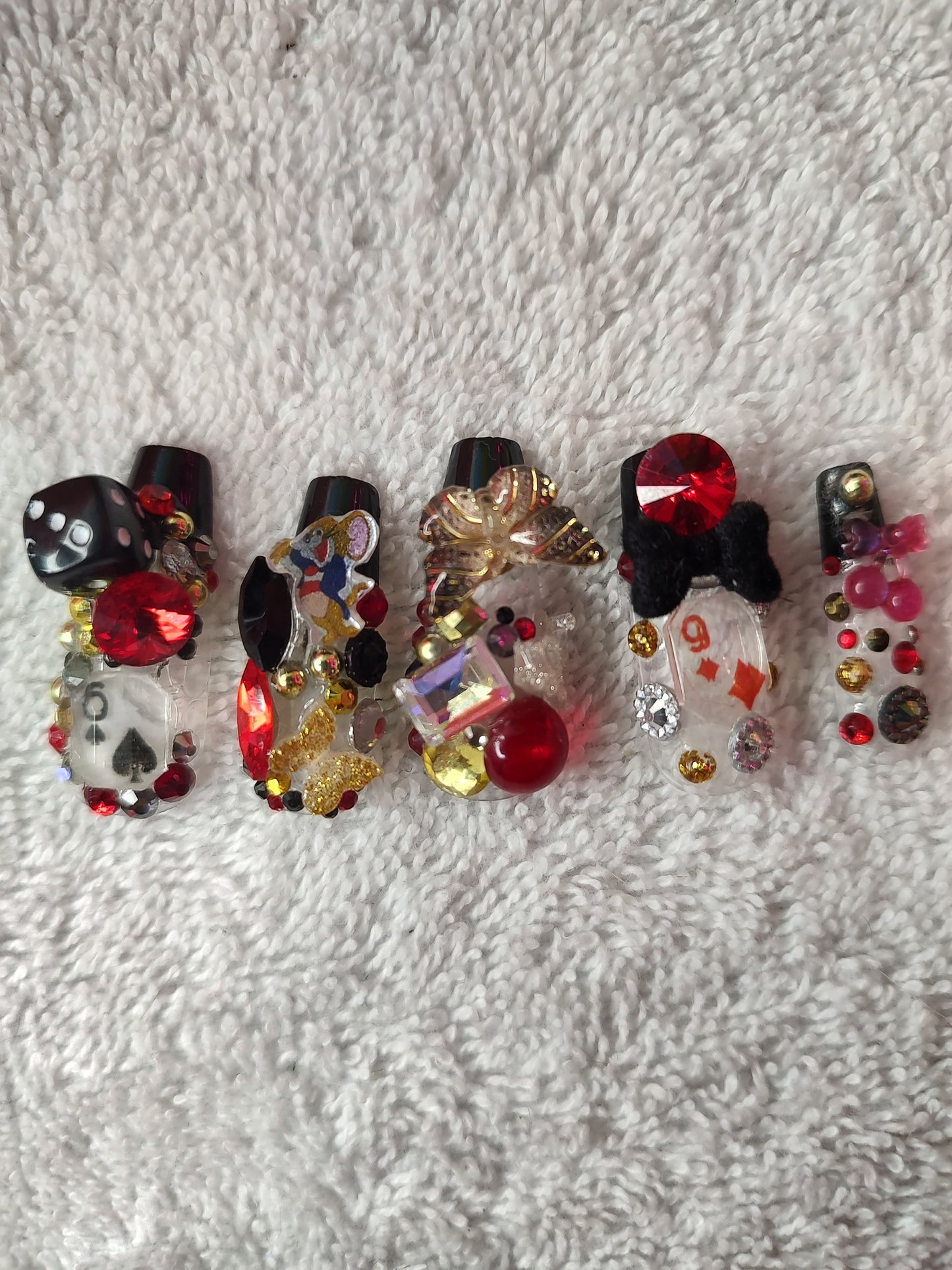 Custom press/glue on nails