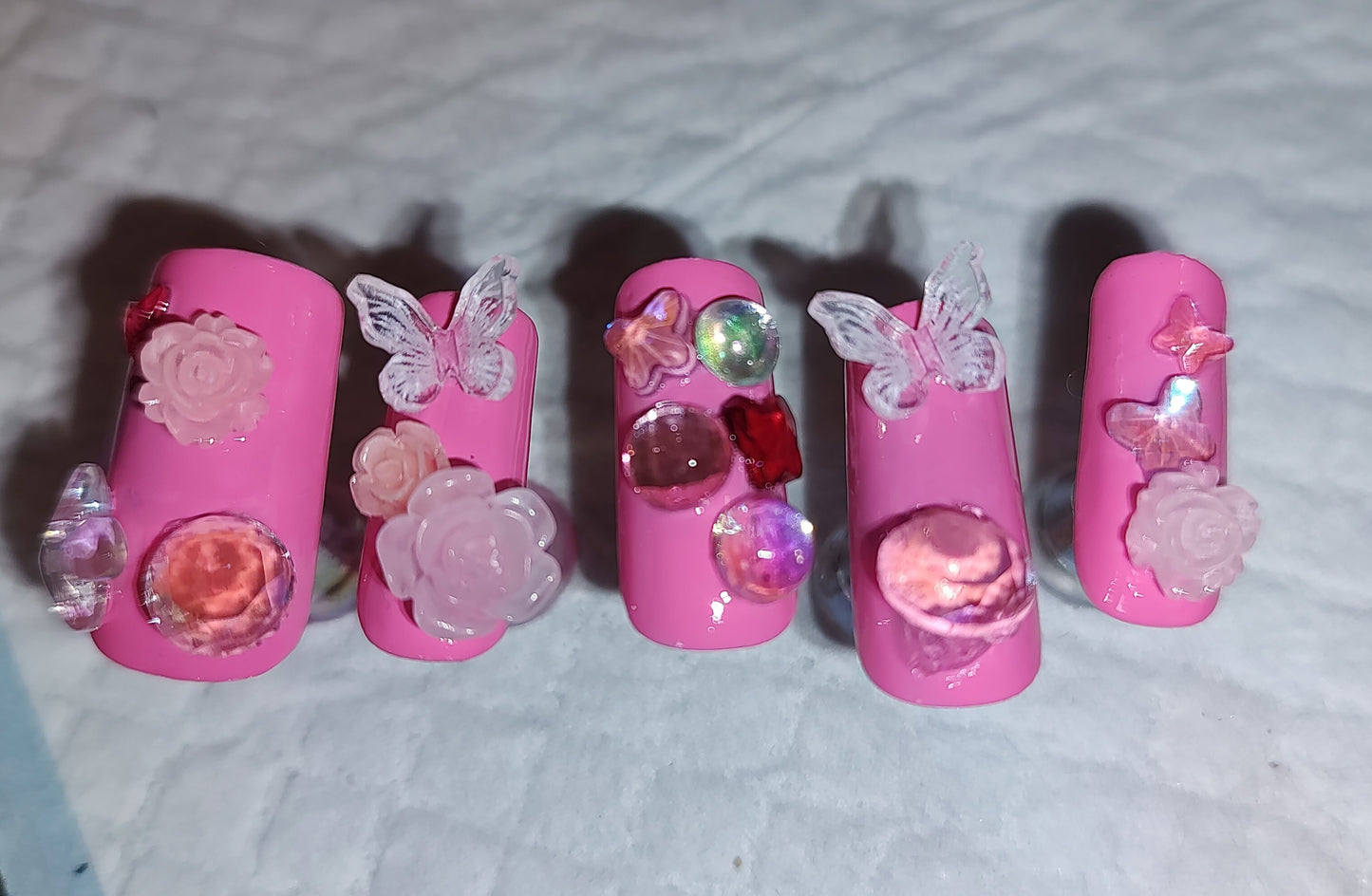 Custom press/glue on nails