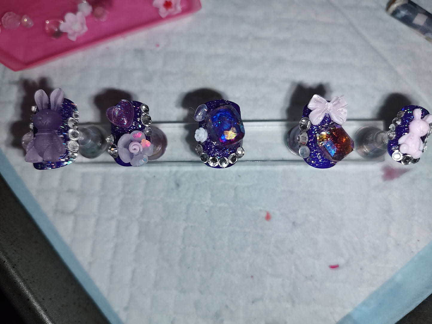 Custom press/glue on nails