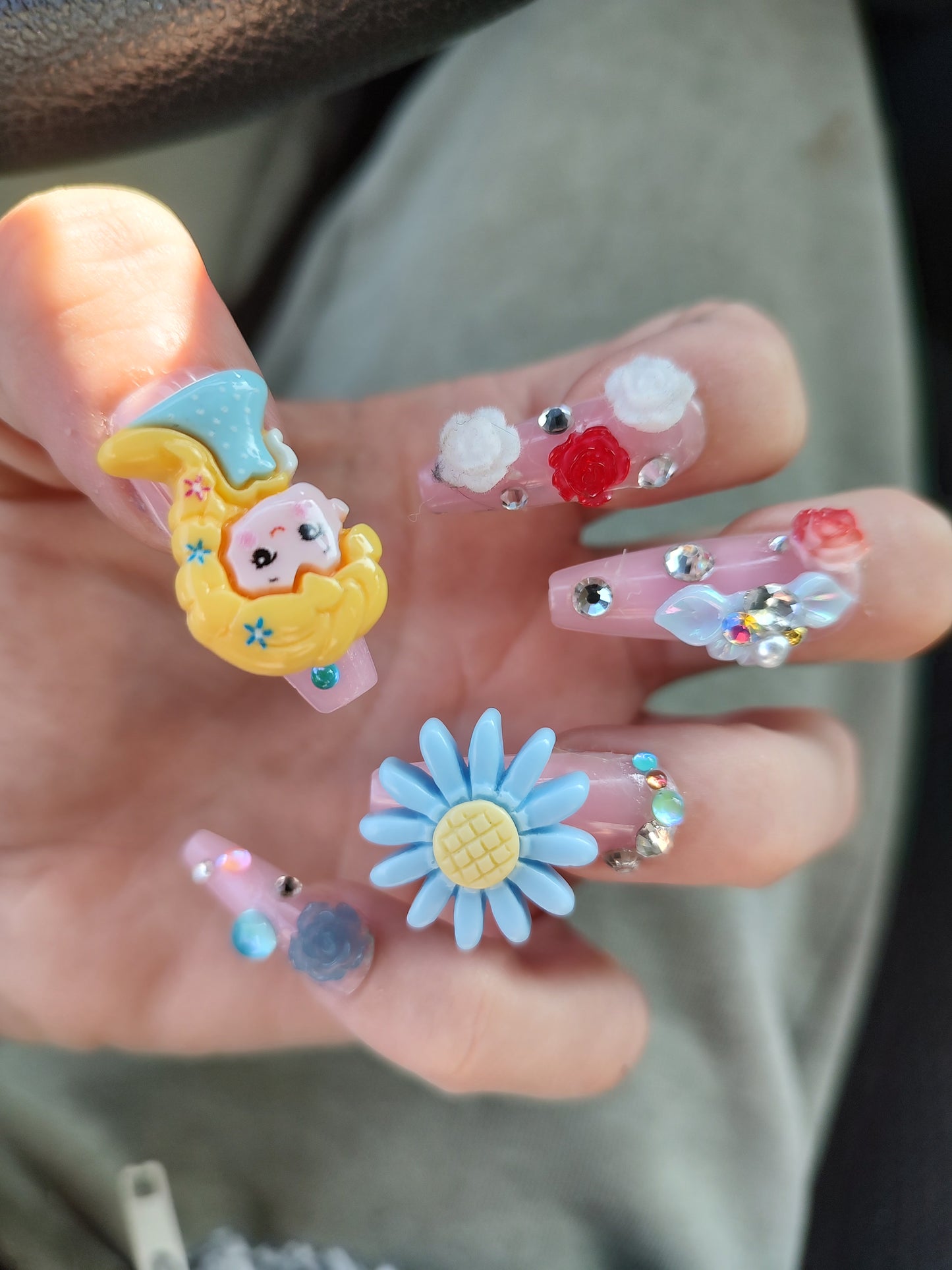 Custom press/glue on nails