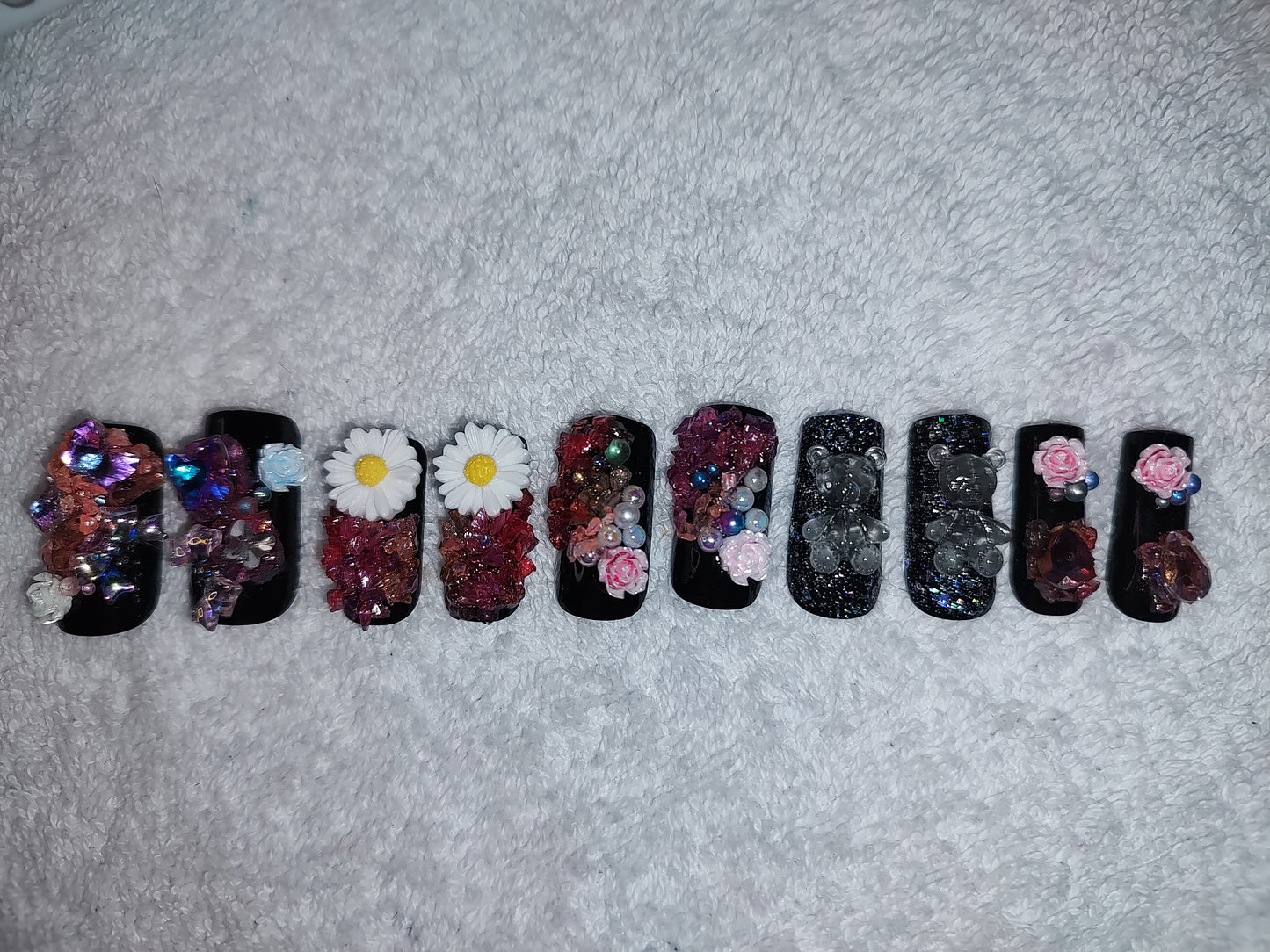 Custom press/glue on nails