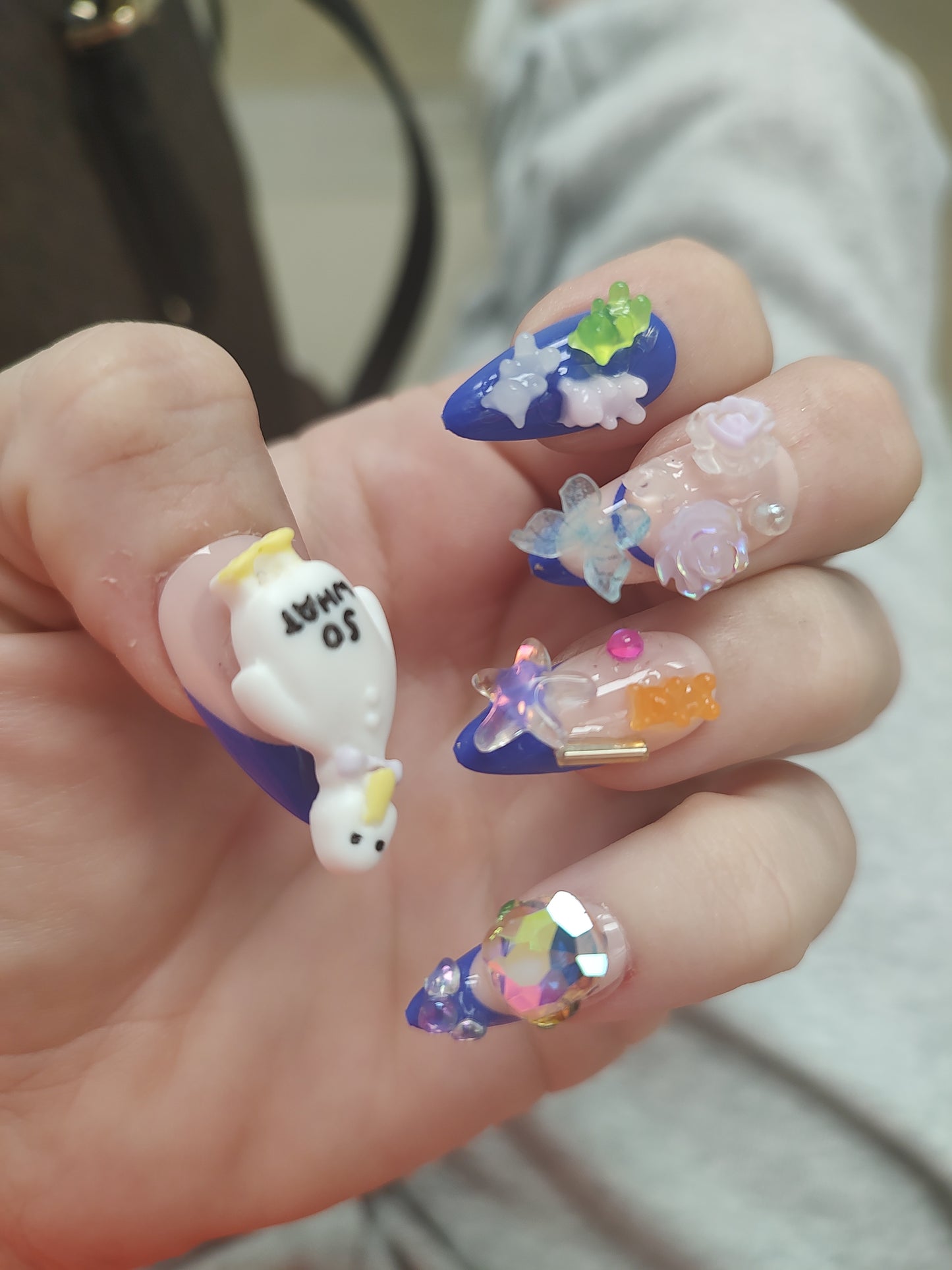 Custom press/glue on nails