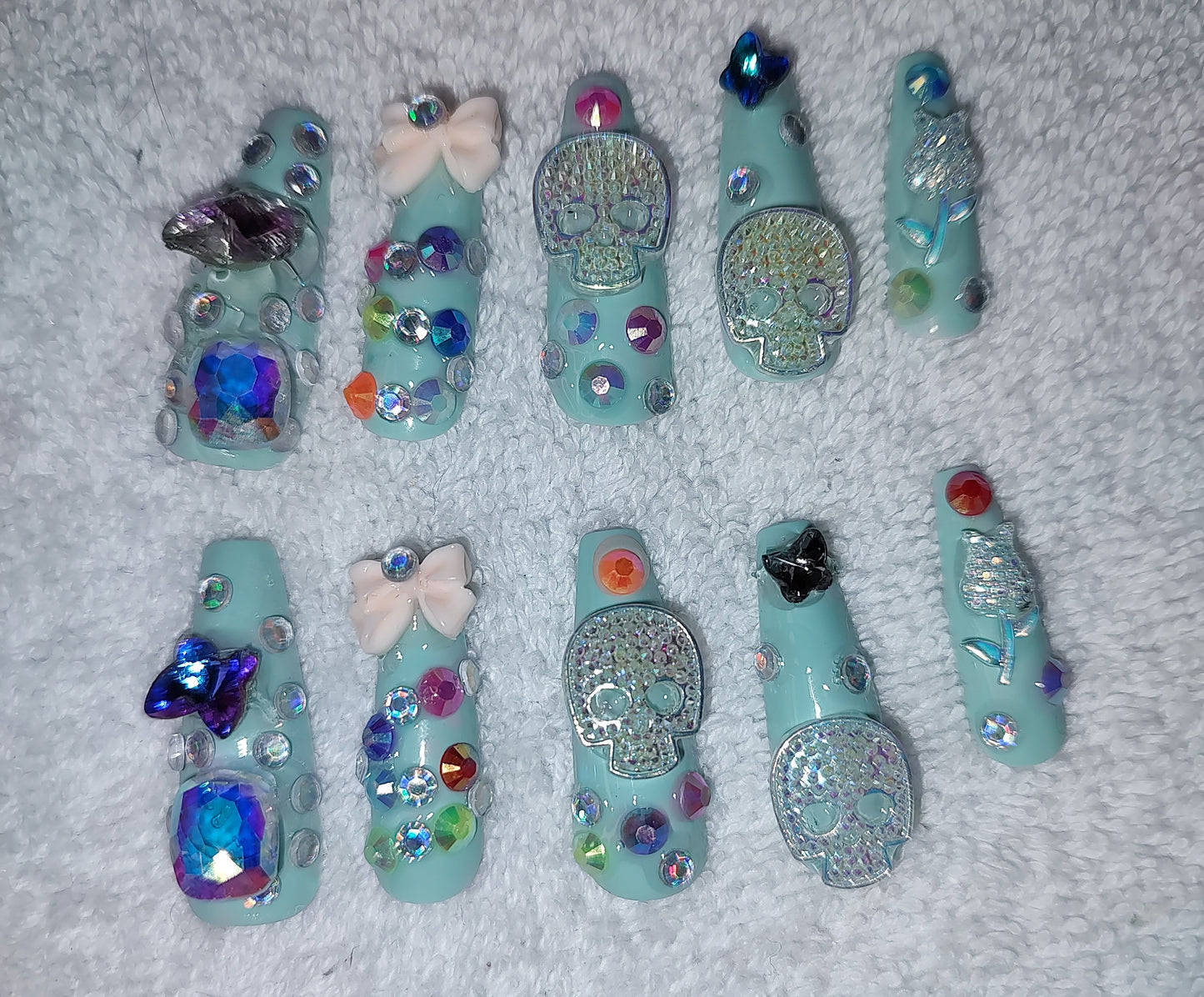 Custom press/glue on nails