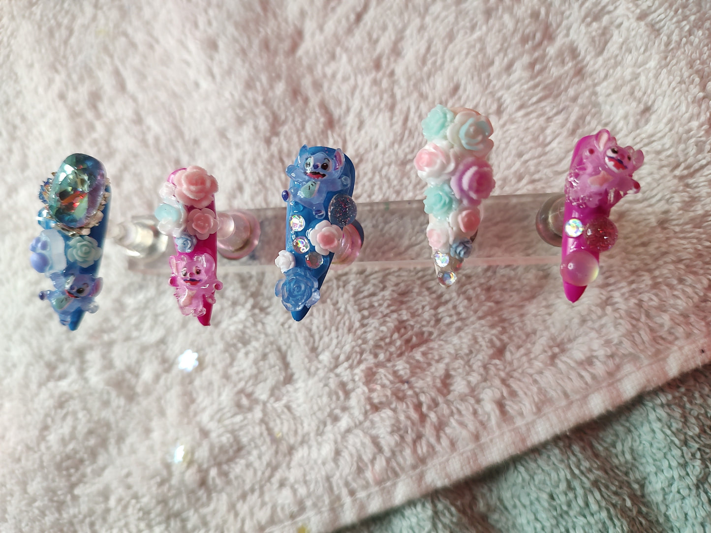 Custom press/glue on nails