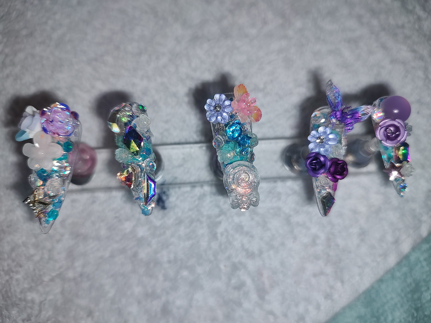 Custom press/glue on nails