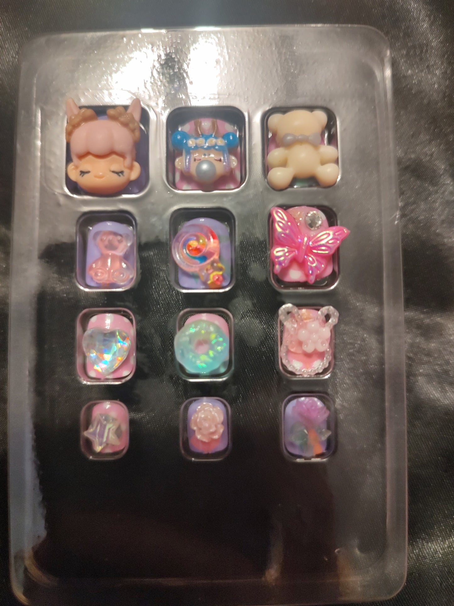 Custom press/glue on nails