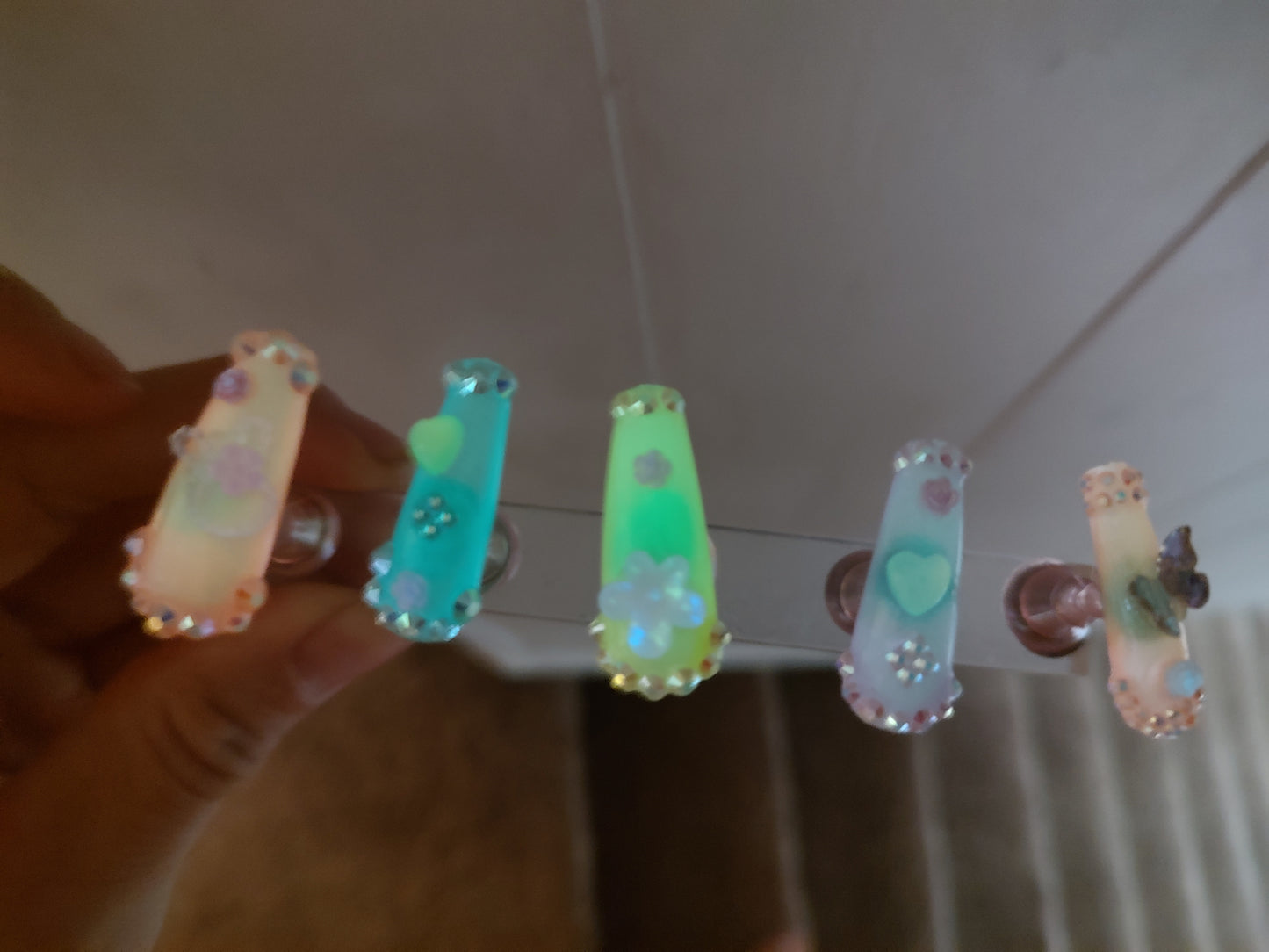 Custom press/glue on nails