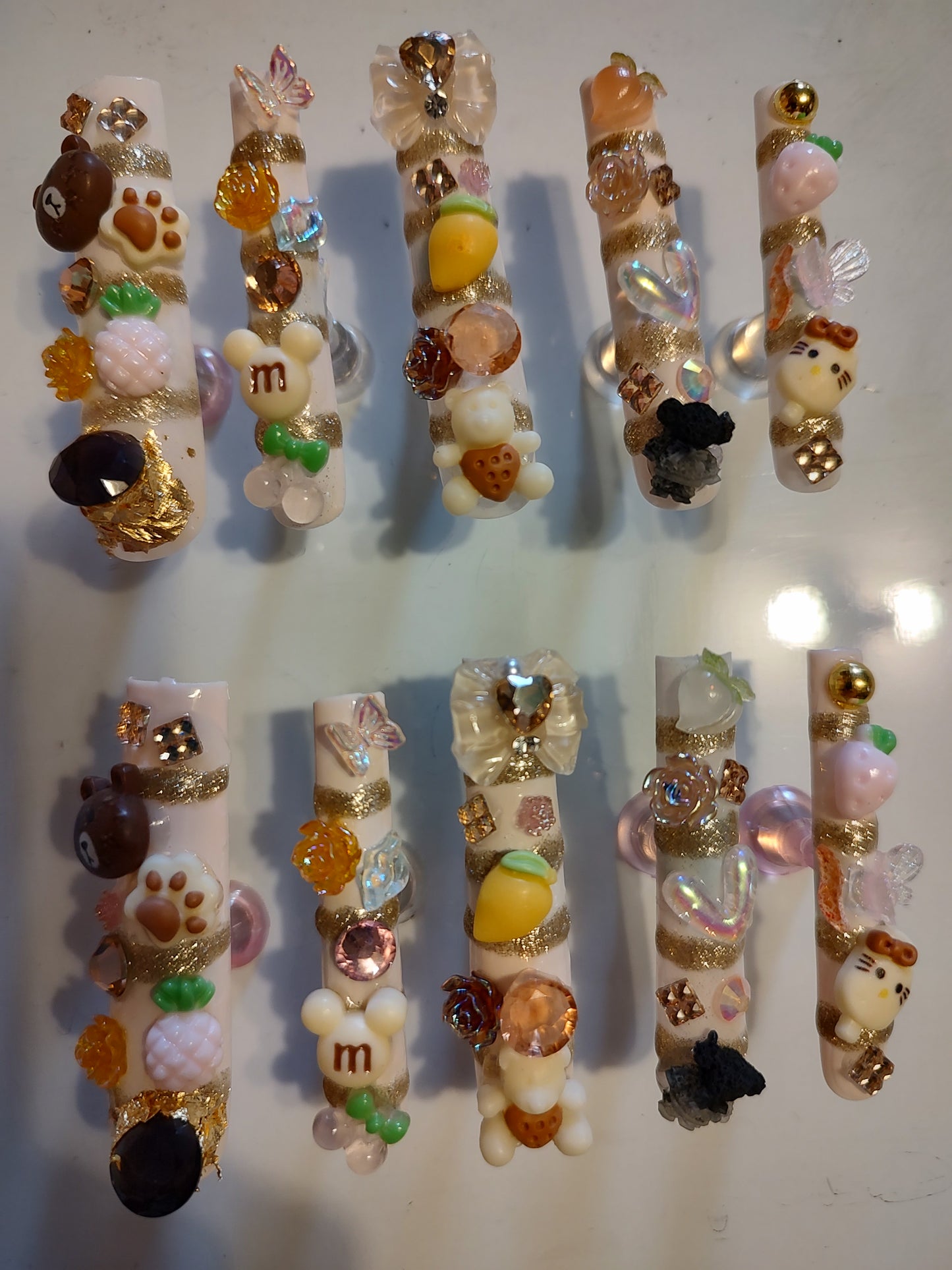 Custom press/glue on nails