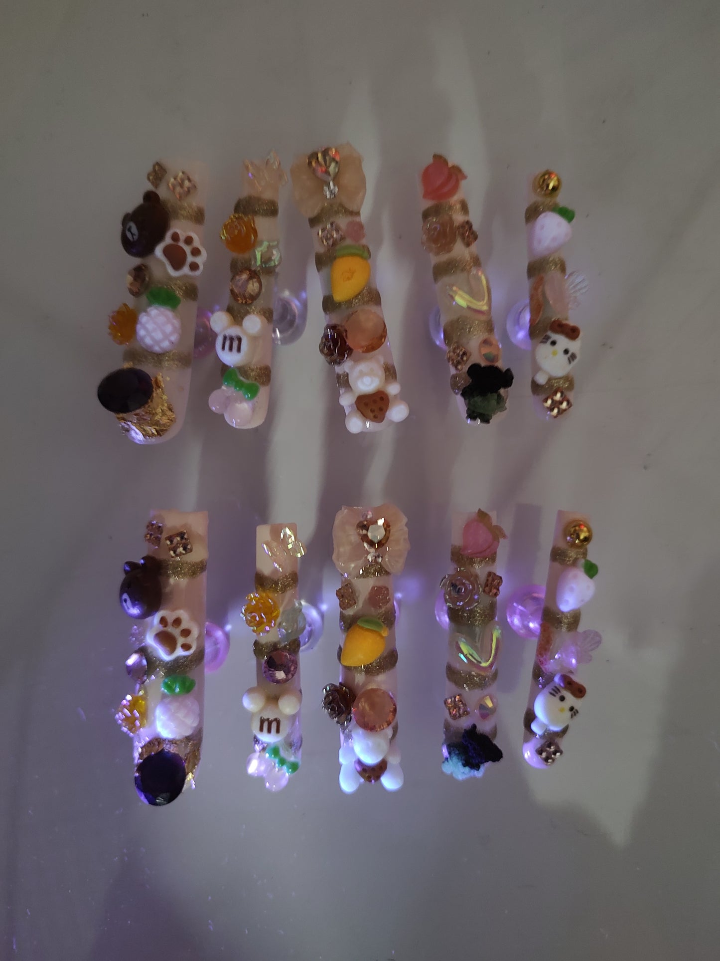 Custom press/glue on nails