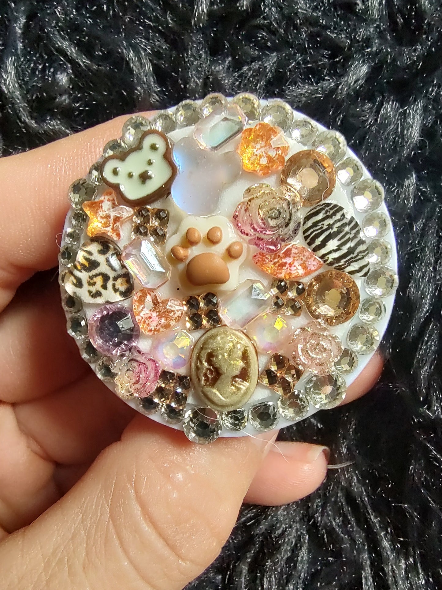 POP SOCKETS